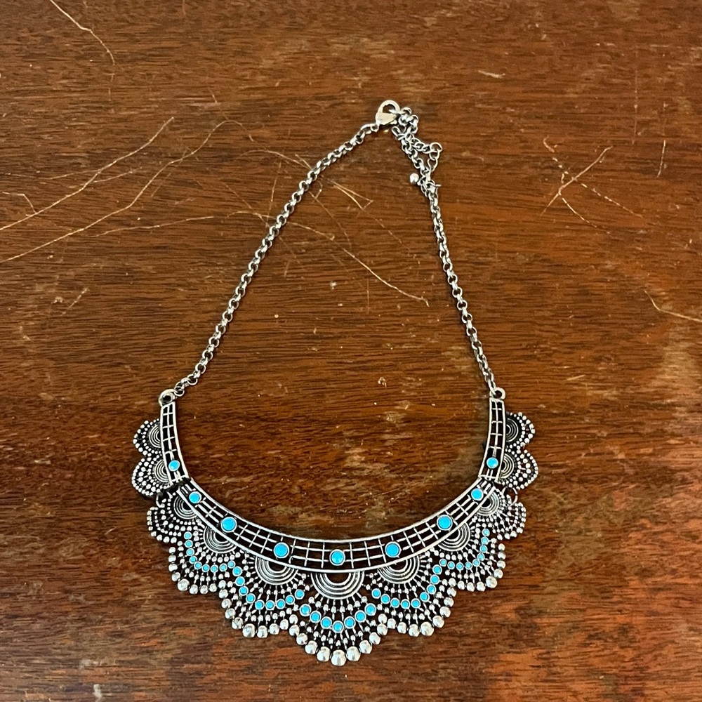 Elegant Silver and Turquoise Necklace